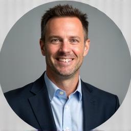 Professional portrait of Henrik Olsen